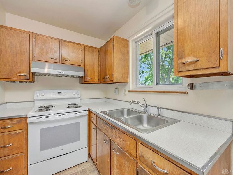 8036 Laray Drive, West Chester, OH 45069 Photo 9