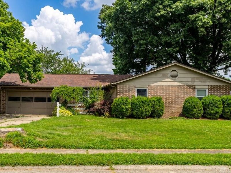 303 West Place, Trenton, OH 45067 Photo 2
