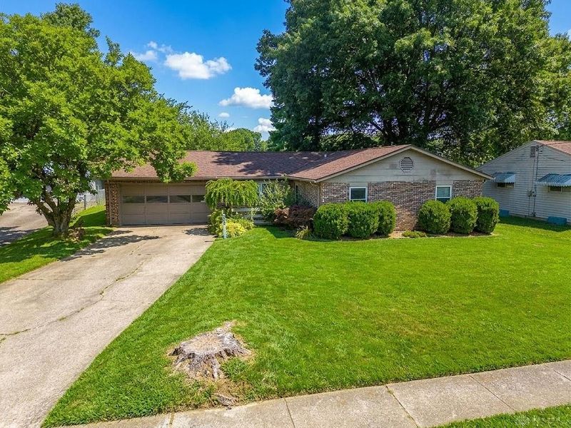 303 West Place, Trenton, OH 45067 Photo 3