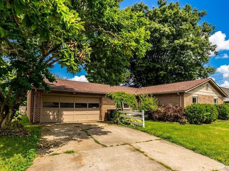 303 West Place, Trenton, OH 45067 Photo 4