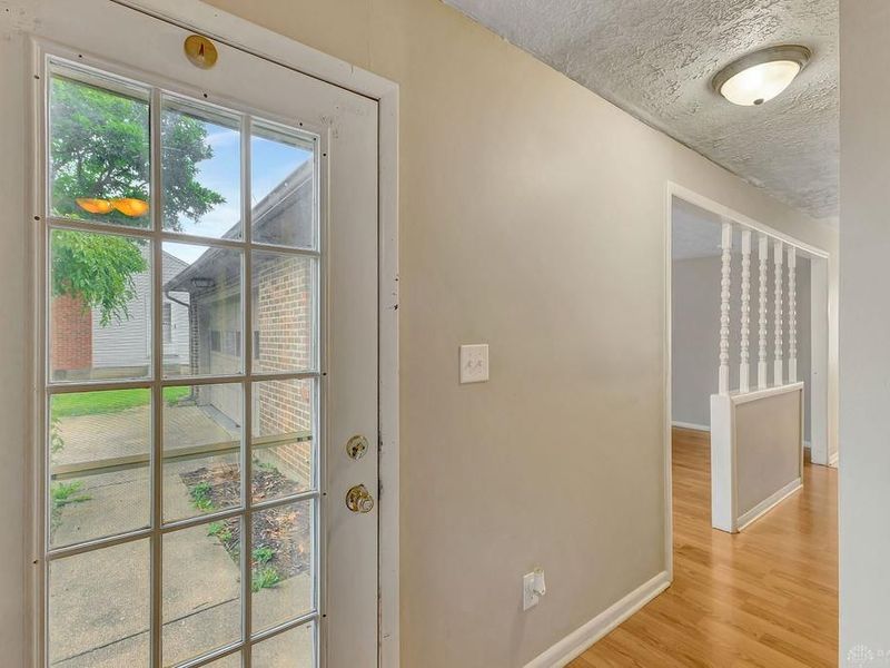 303 West Place, Trenton, OH 45067 Photo 5