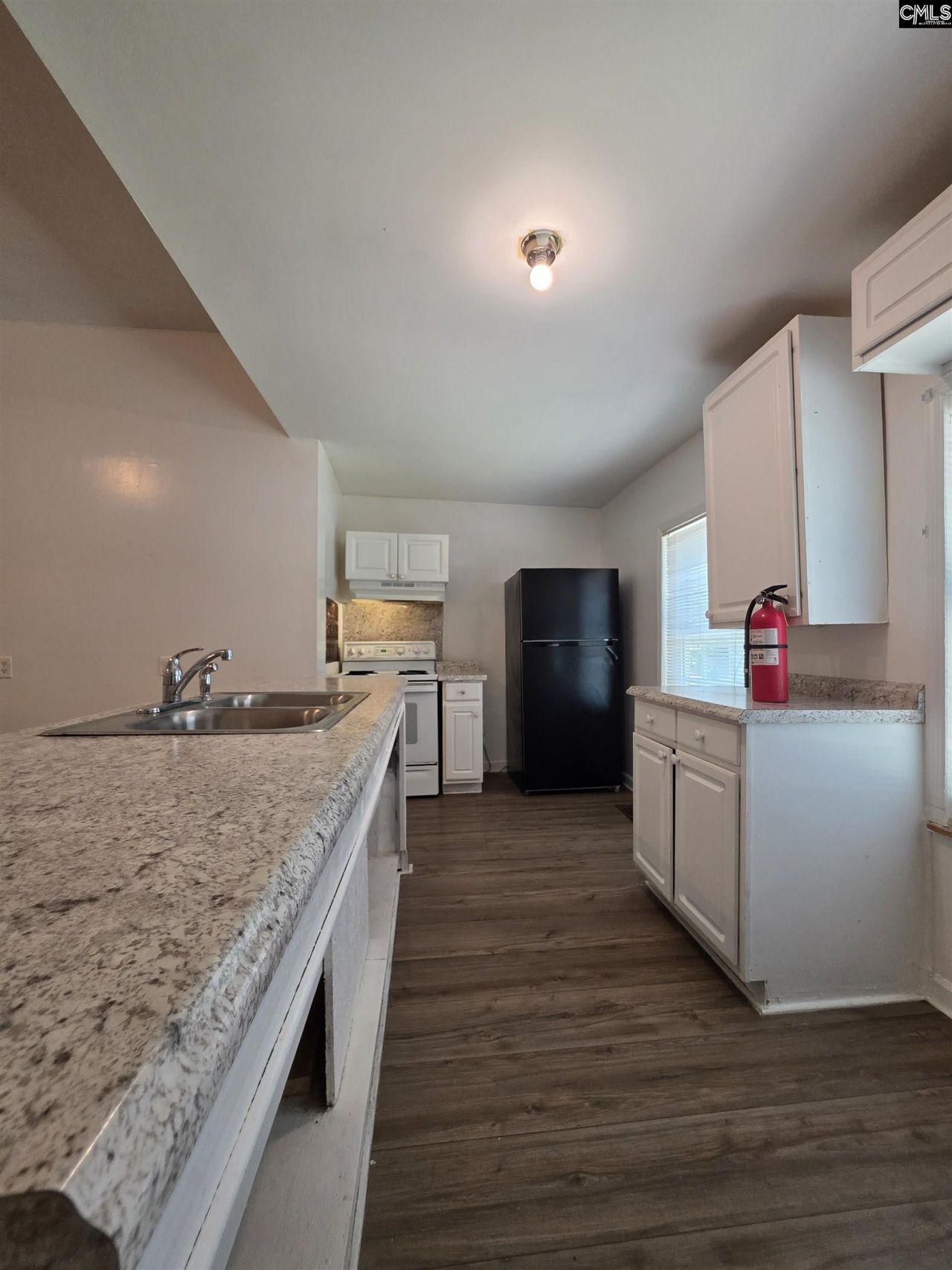 401 Claredon Street Photo 10