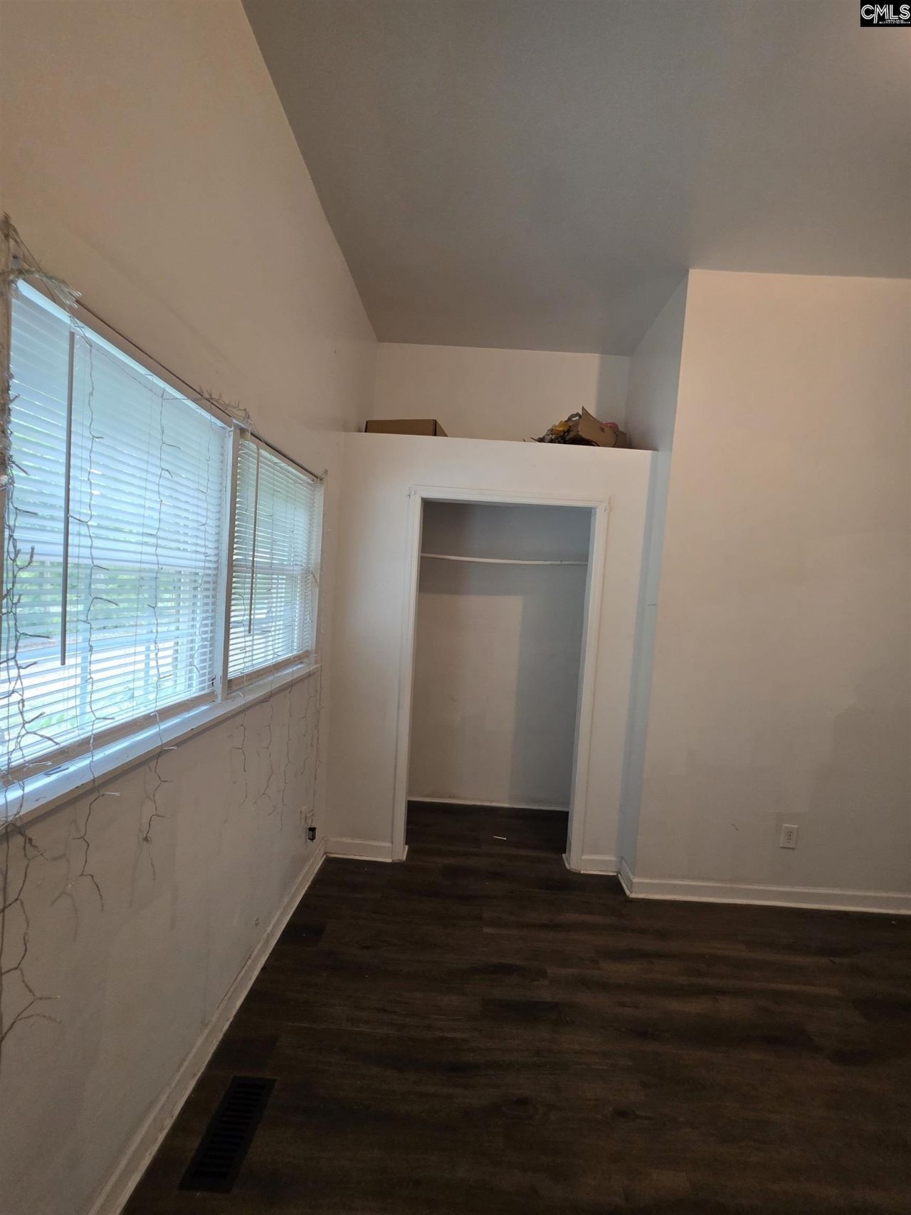 401 Claredon Street Photo 12