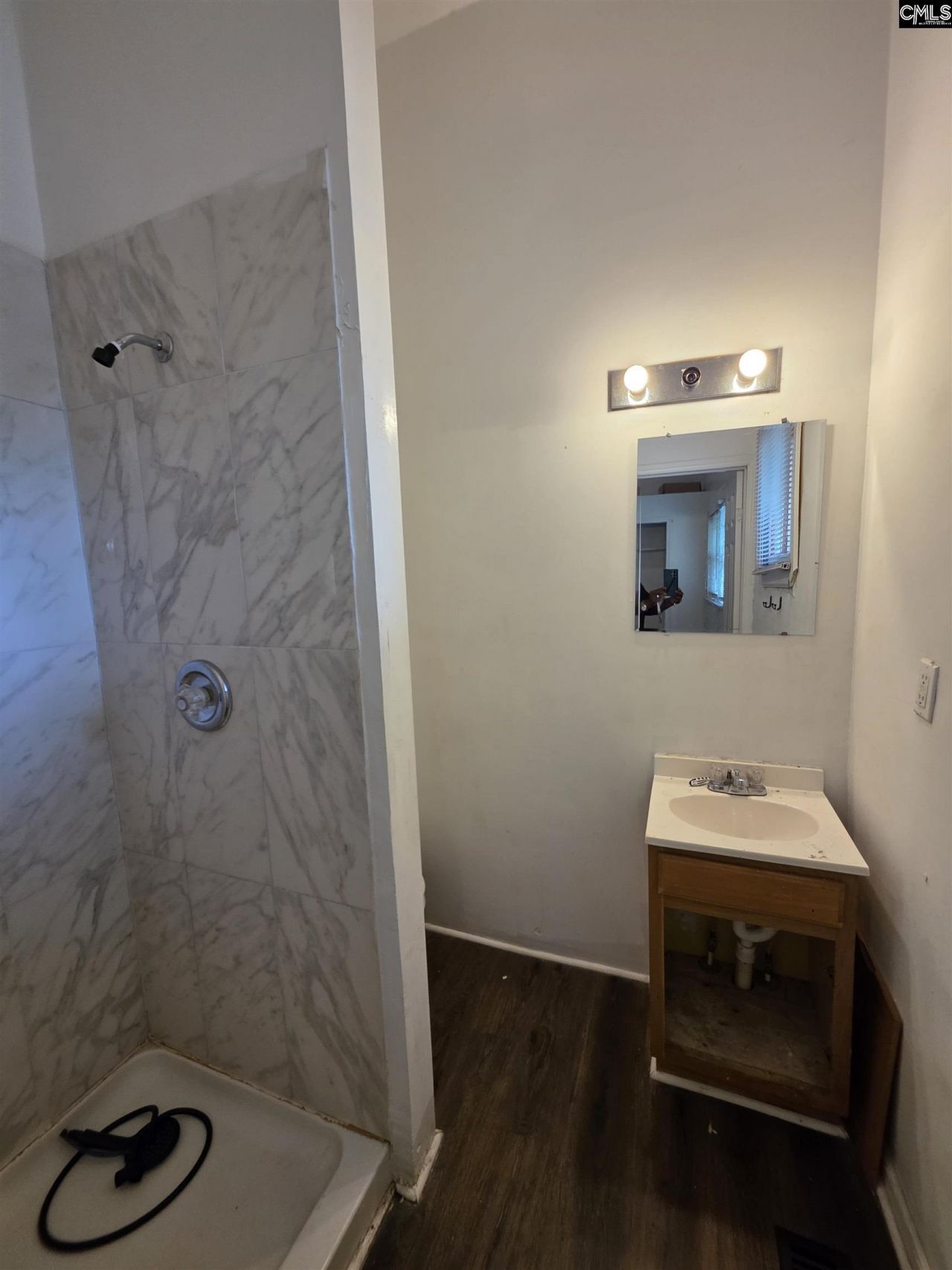 401 Claredon Street Photo 15