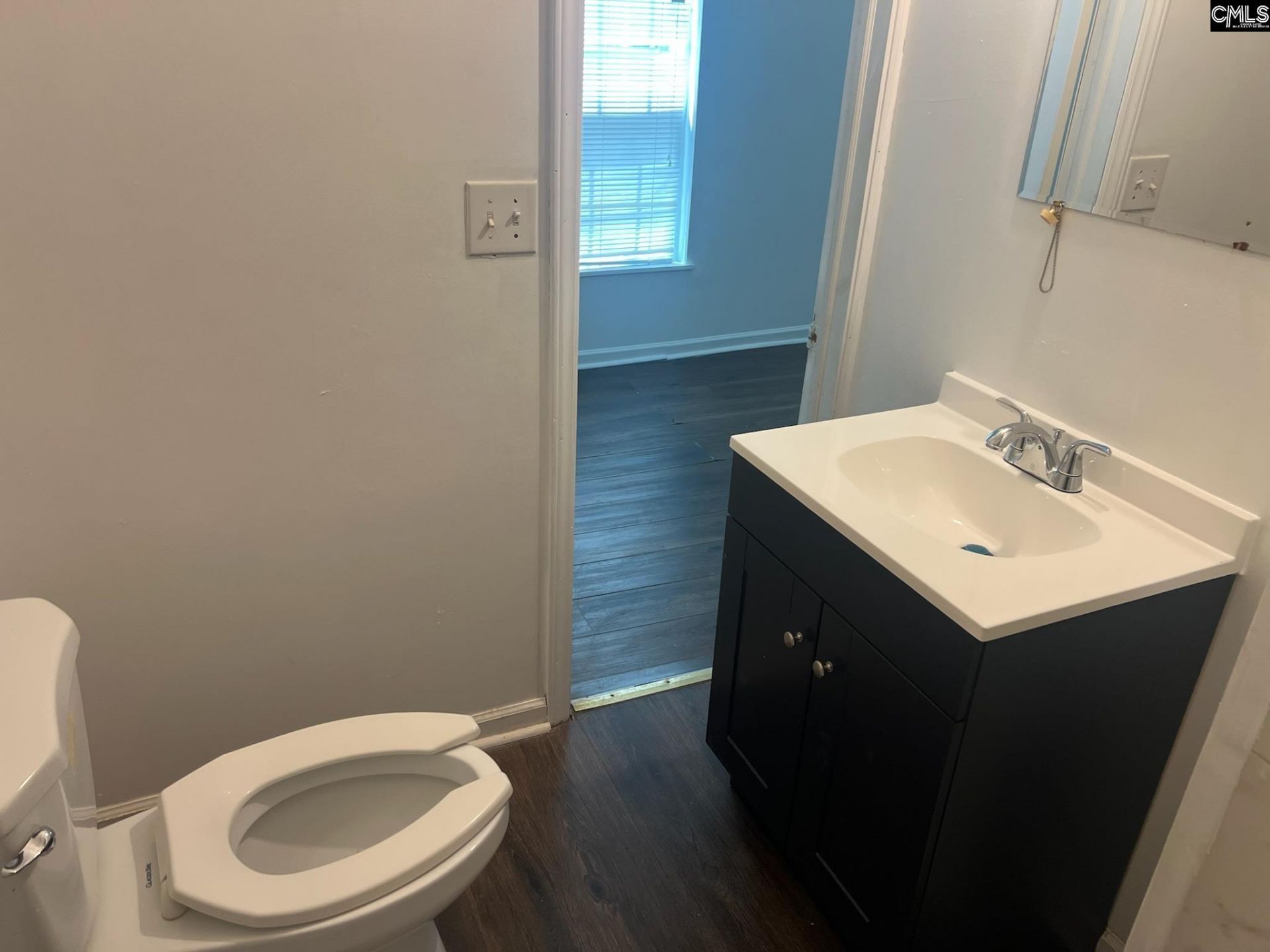 401 Claredon Street Photo 17