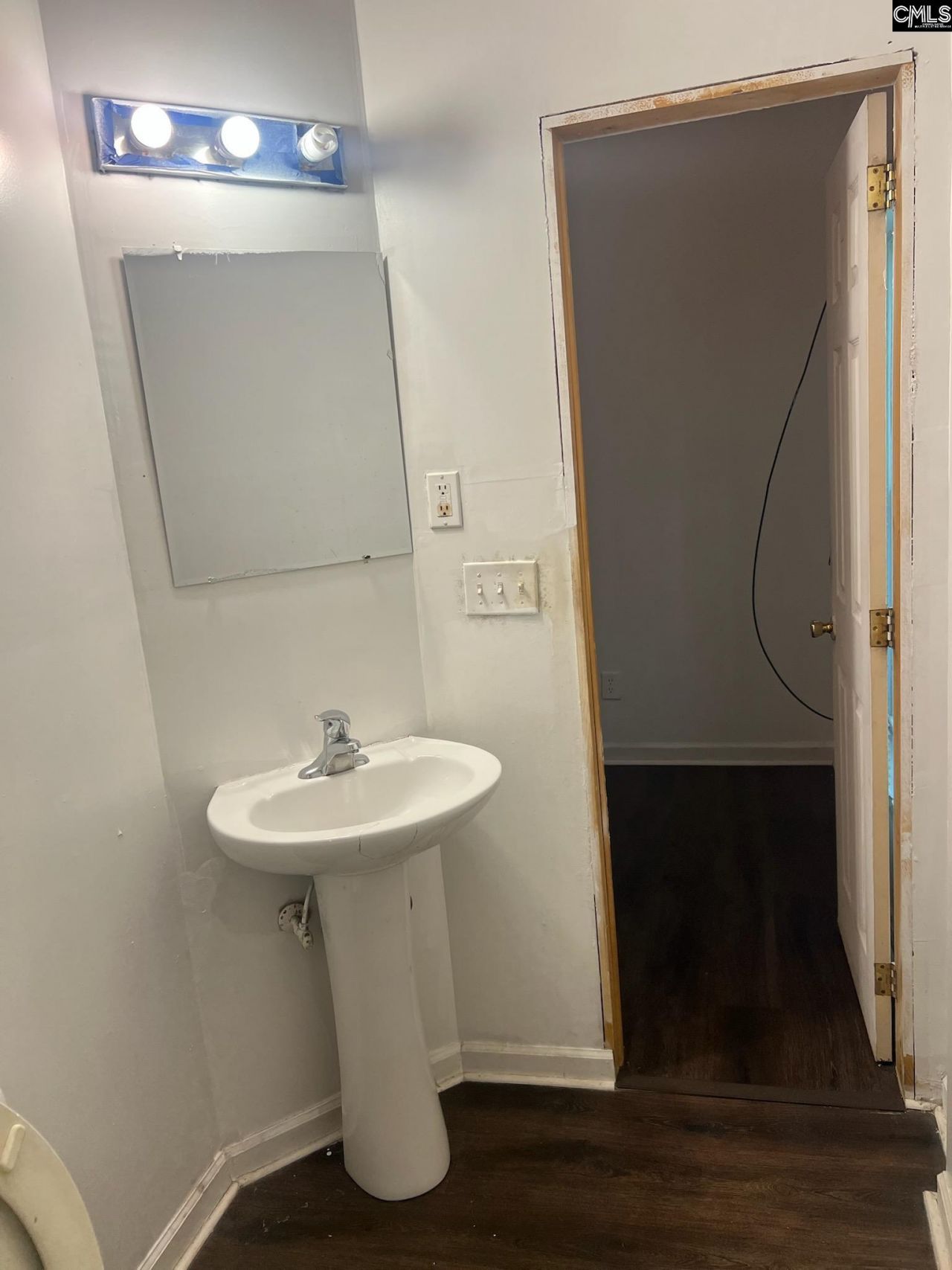 401 Claredon Street Photo 18