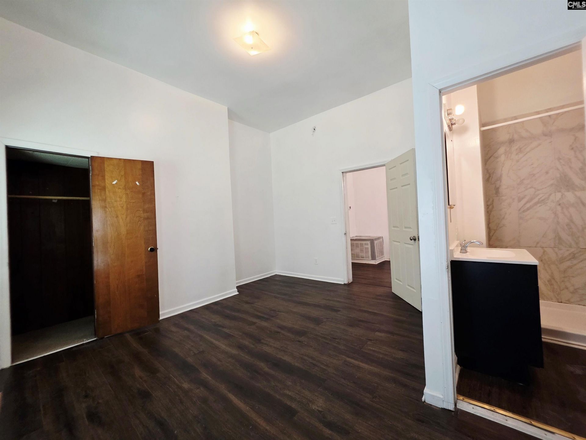 401 Claredon Street Photo 22