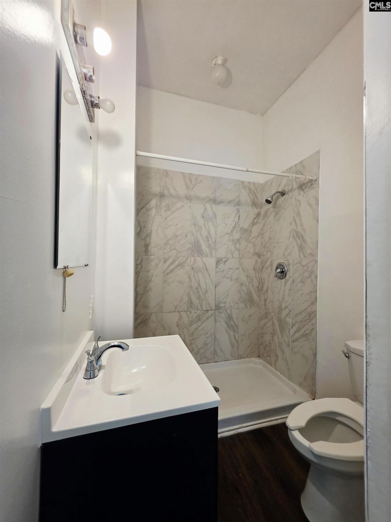 401 Claredon Street Photo 26