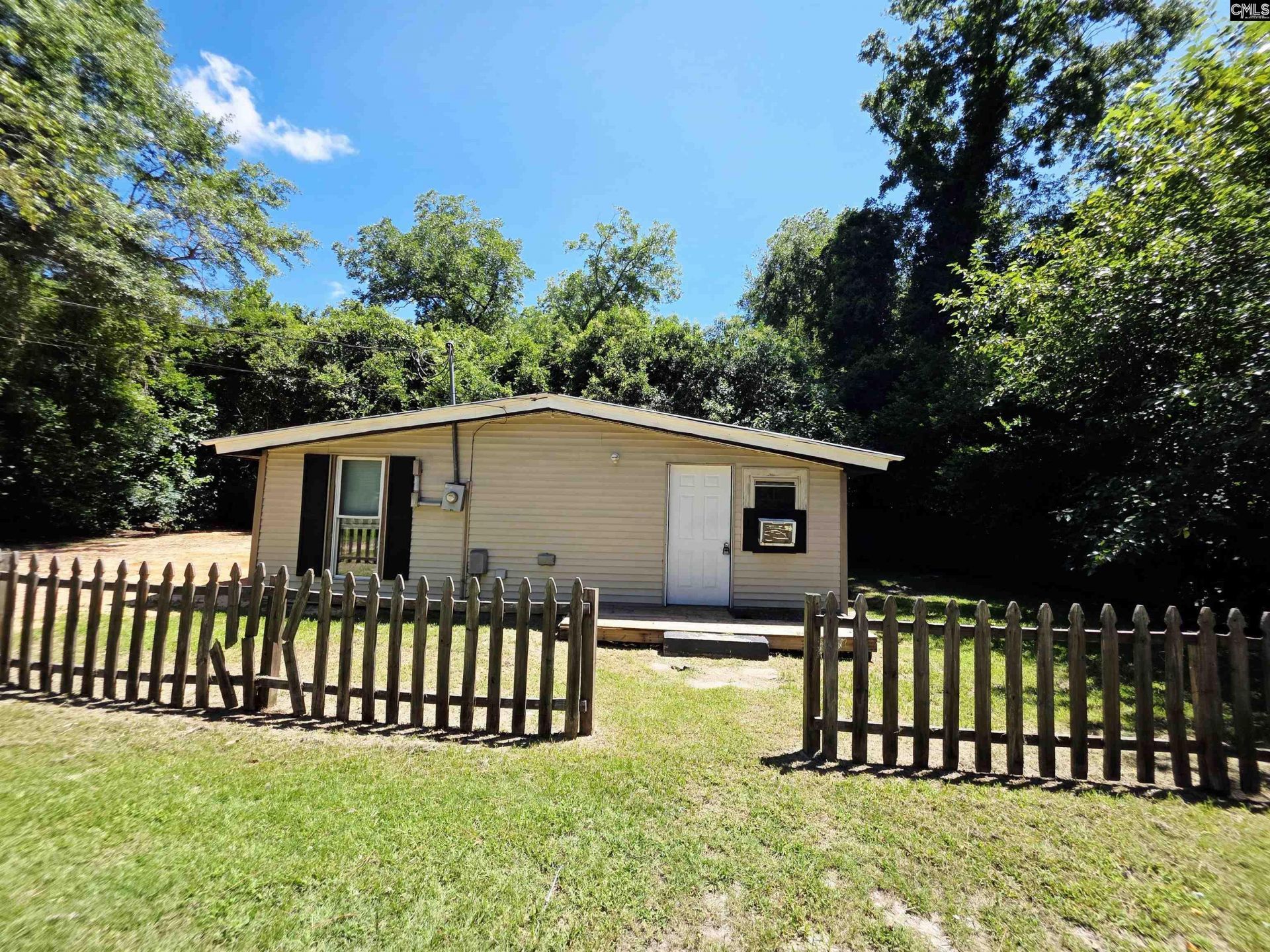 401 Claredon Street Photo 37