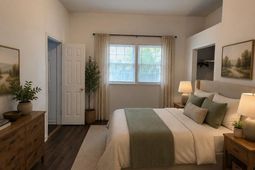 401 Claredon Street photo 4