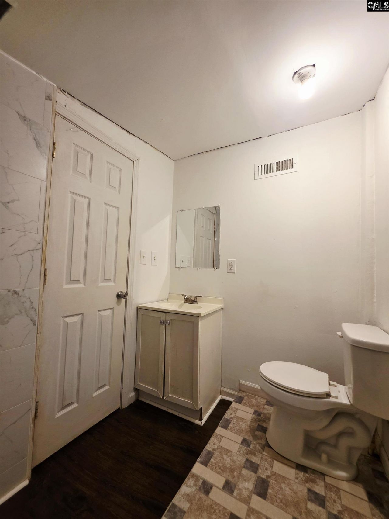 401 Claredon Street Photo 46