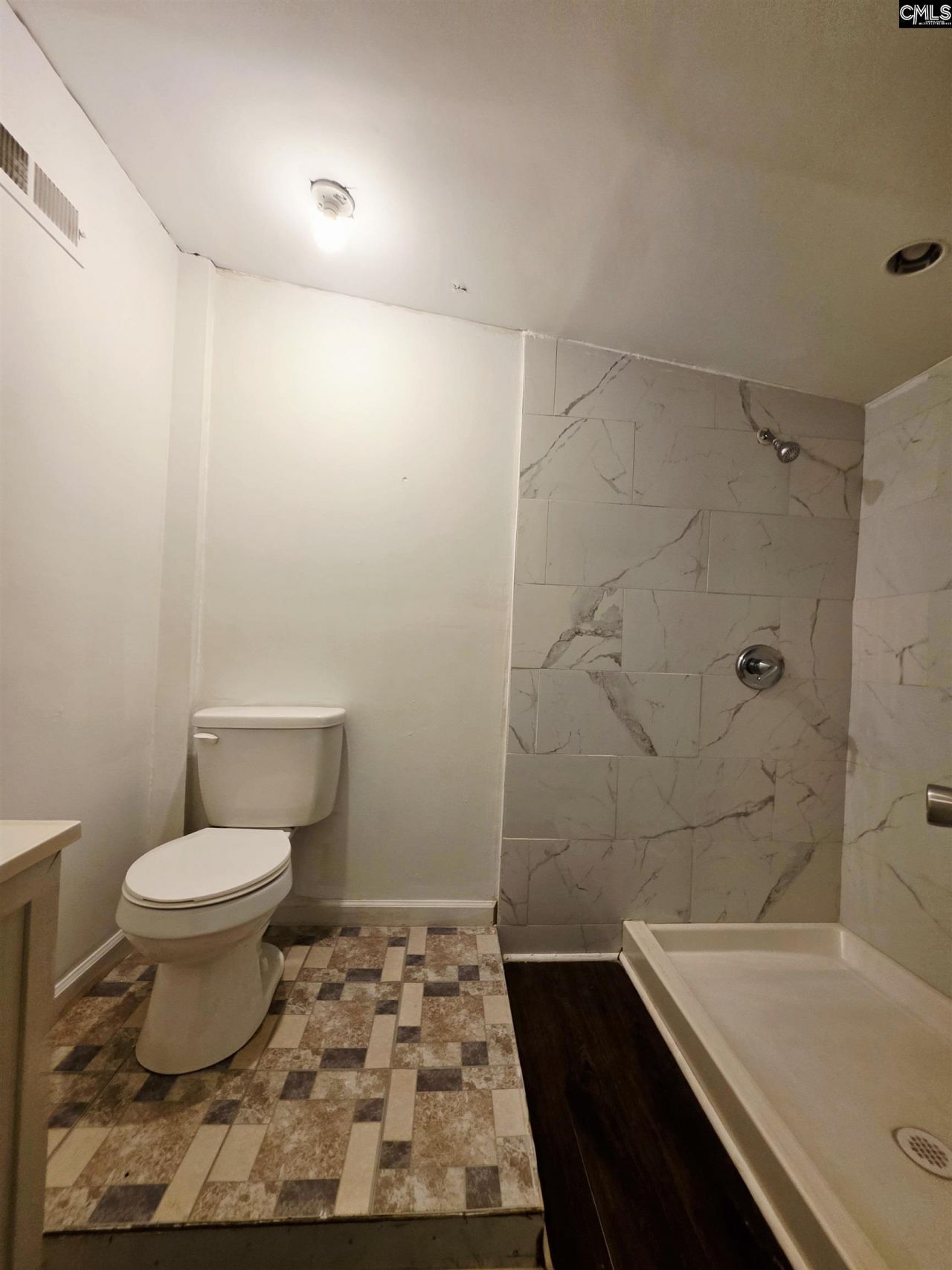 401 Claredon Street Photo 47