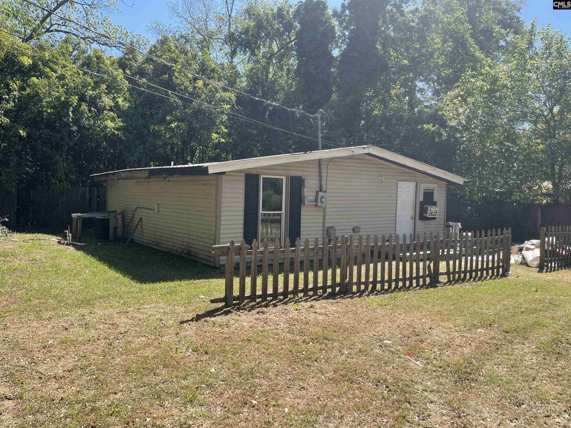 401 Claredon Street Photo 7