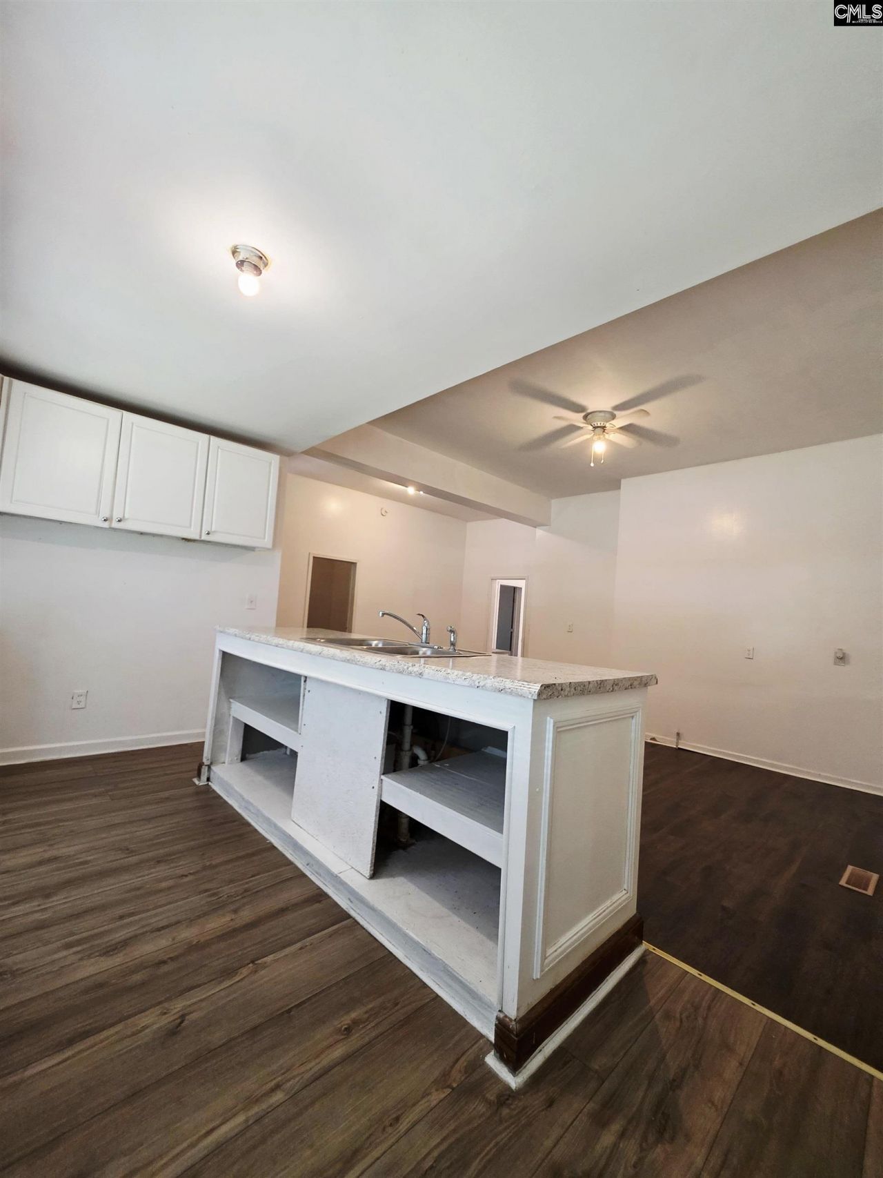 401 Claredon Street Photo 9