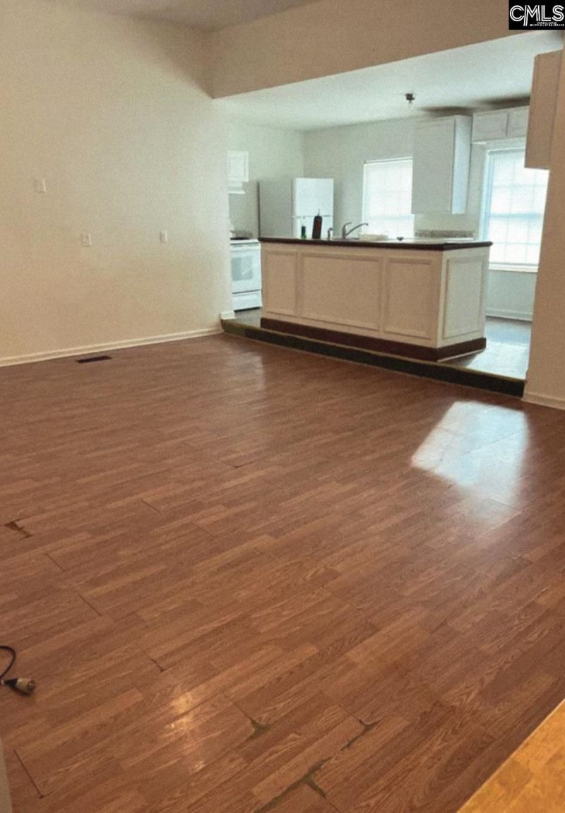 401 Claredon Street Photo 9