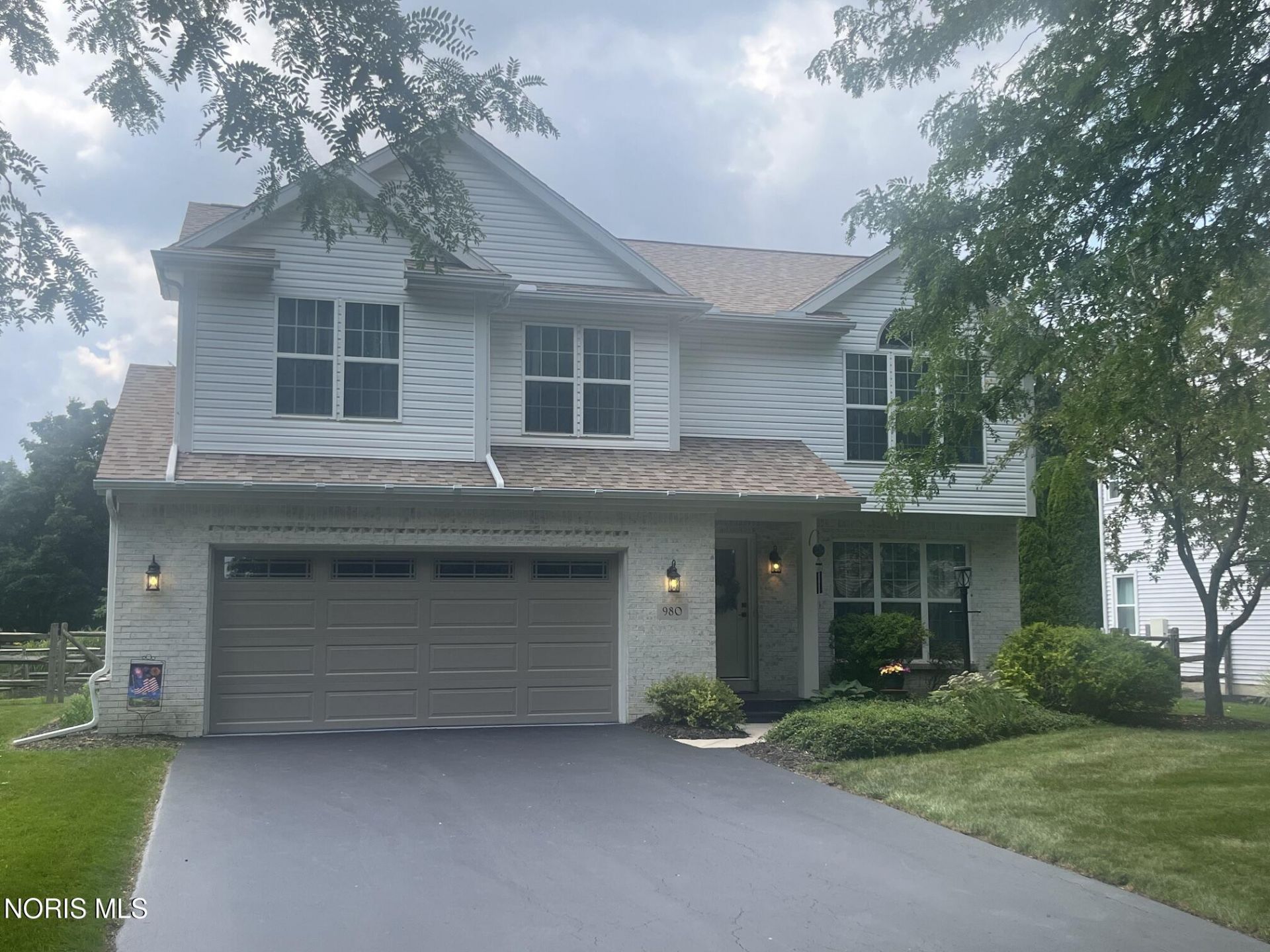980 Hunters Run, Perrysburg, OH 43551 Main Photo