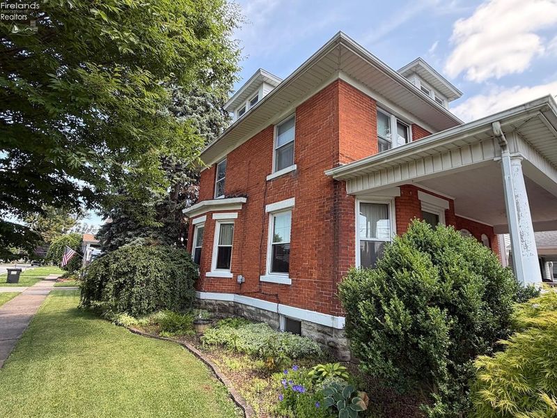 1404 Shelby Street, Sandusky, OH 44870 Photo 3
