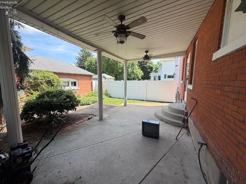 1404 Shelby Street, Sandusky, OH 44870 Photo 8