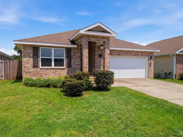 5673 Guinevere Ln, Milton, FL 32583