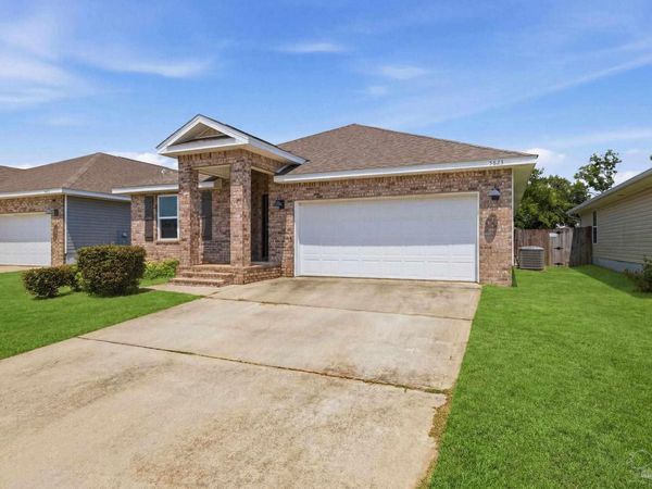 5673 Guinevere Ln, Milton, FL 32583