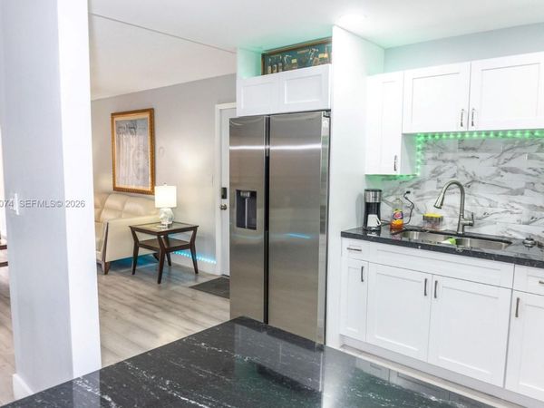 6190 W 19th Ave , Unit 201, Hialeah, FL 33012