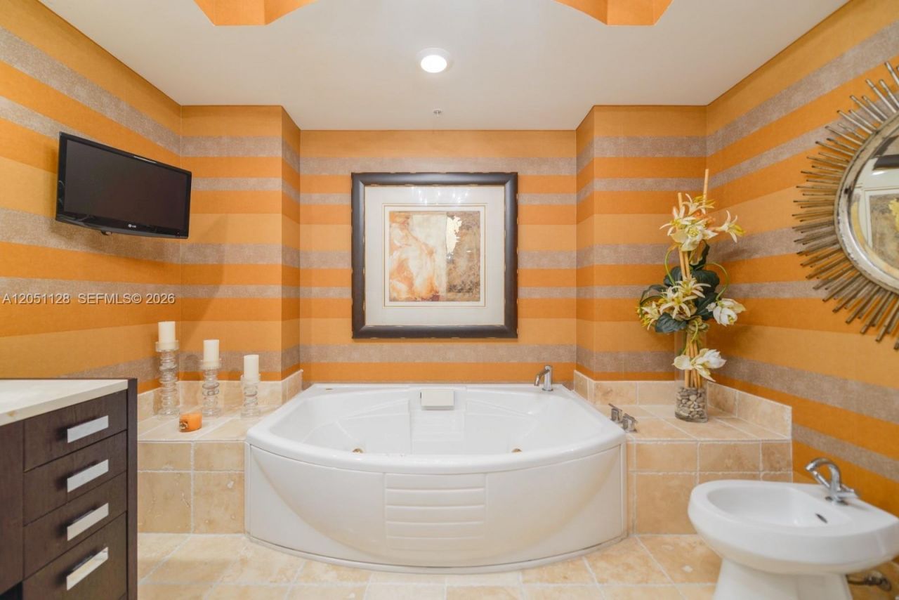 18201 Collins Ave, Unit 1604, Sunny Isles Beach, FL 33160 Photo