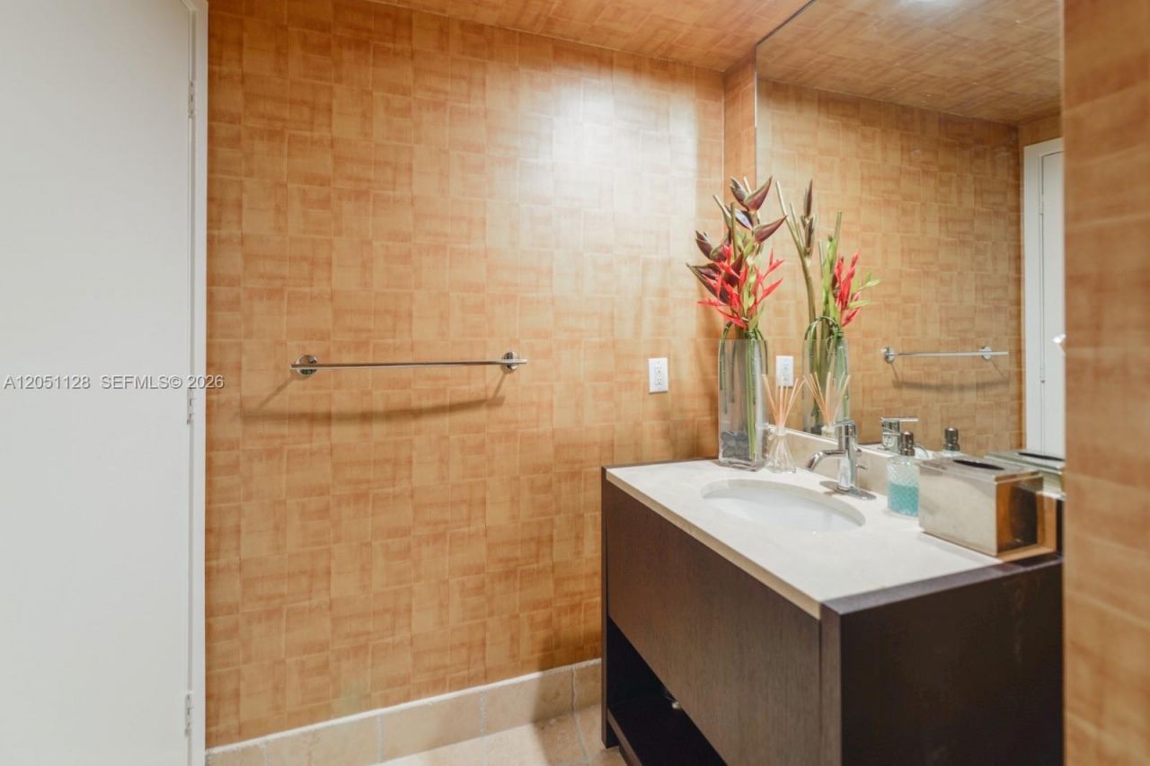 18201 Collins Ave, Unit 1604, Sunny Isles Beach, FL 33160 Photo