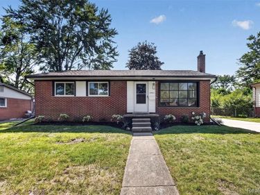 20951 Meadowlark Street, Farmington, MI 48336