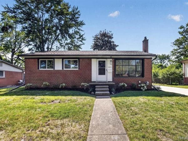 20951 Meadowlark Street, Farmington, MI 48336