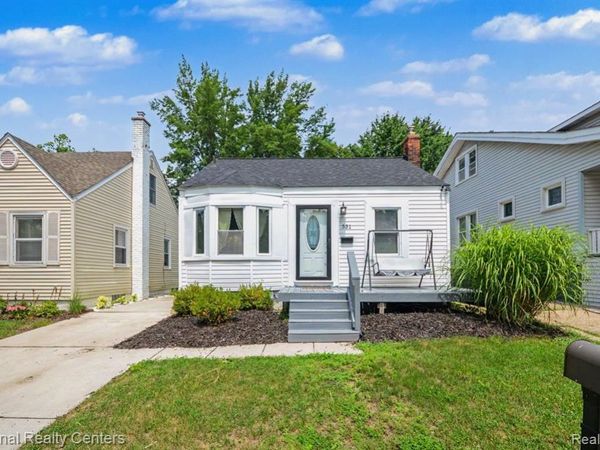 551 E Maplehurst Street, Ferndale, MI 48220