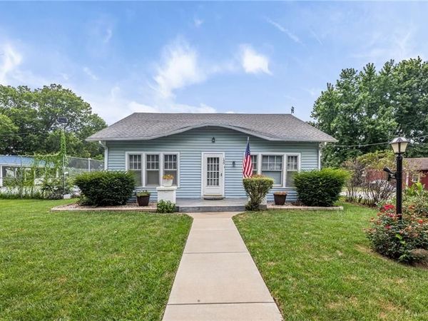 130 N Center Avenue, Williamsburg, KS 66095