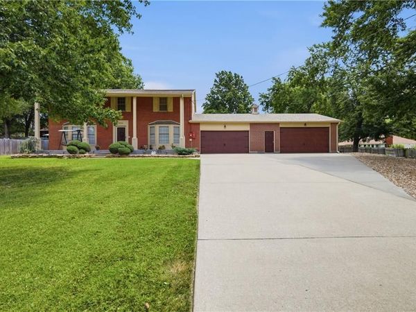 3609 S Phelps Road, Independence, MO 64055