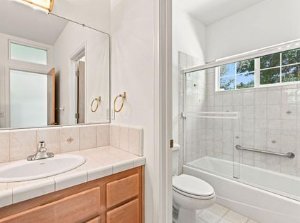 8830 Balmoral Dr, Newcastle, CA 95658 Photo
