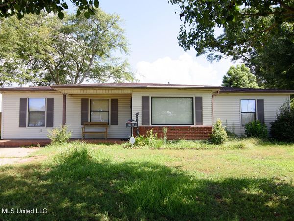 1911 Tucker Avenue, Pascagoula, MS 39567