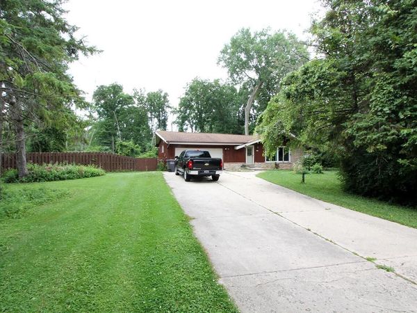 5311 S Honey Creek DRIVE, Greenfield, WI 53221