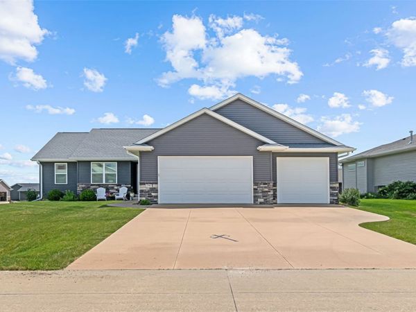 2793 Creekview Trail , Palo, IA 52324