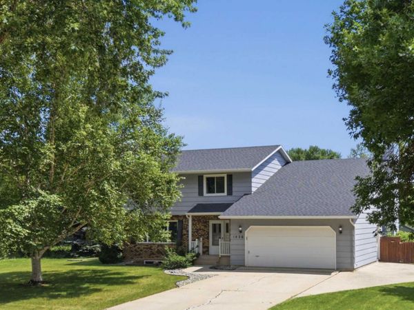 1426 23rd Street S, Fargo, ND 58103