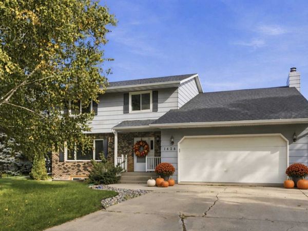 1426 23rd Street S, Fargo, ND 58103
