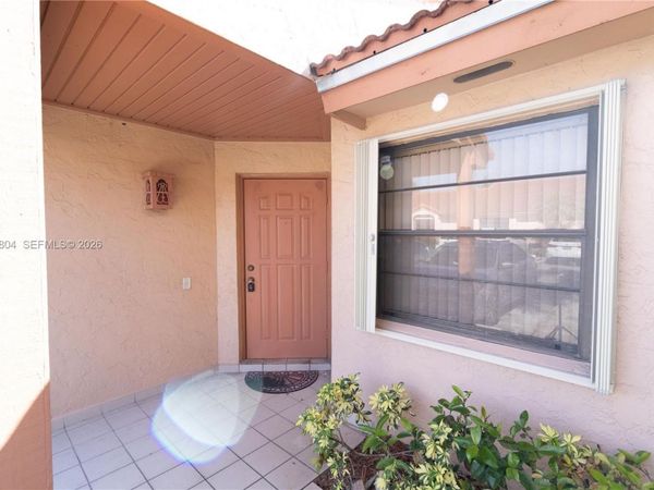 17059 NW 60th Ct , Hialeah, FL 33015