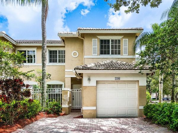 2296 NW 170th Ave , Pembroke Pines, FL 33028