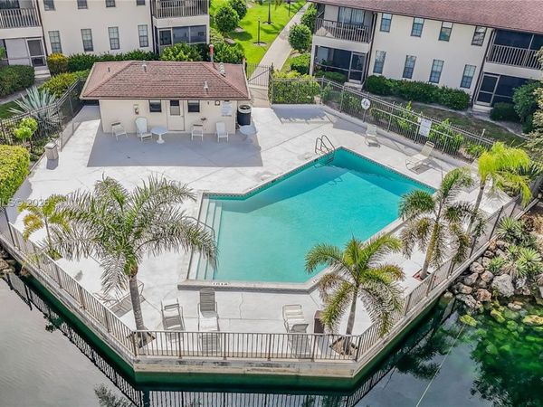 5361 Treetops Drive , Unit 201, Naples, FL 34113