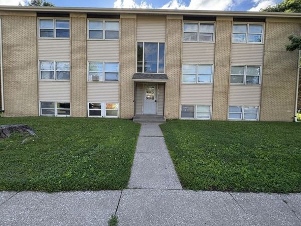 1911 16TH Street , Unit 2, Silvis, IL 61282