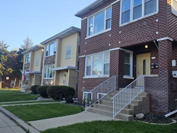 6152 S Kolin Avenue , Chicago, IL 60629