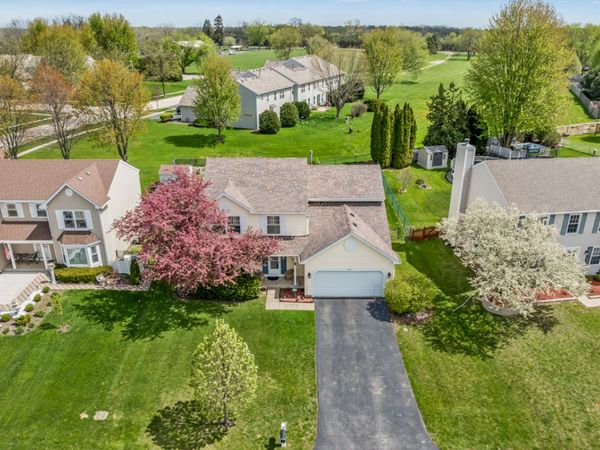 992 Mcphee Drive , Lake In The Hills, IL 60156