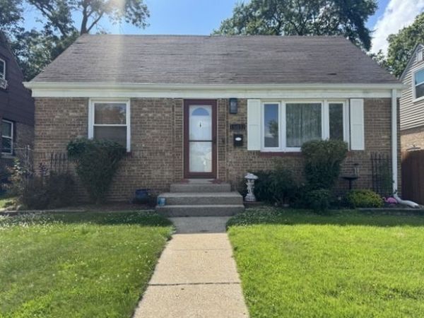 18032 Commercial Avenue , Lansing, IL 60438
