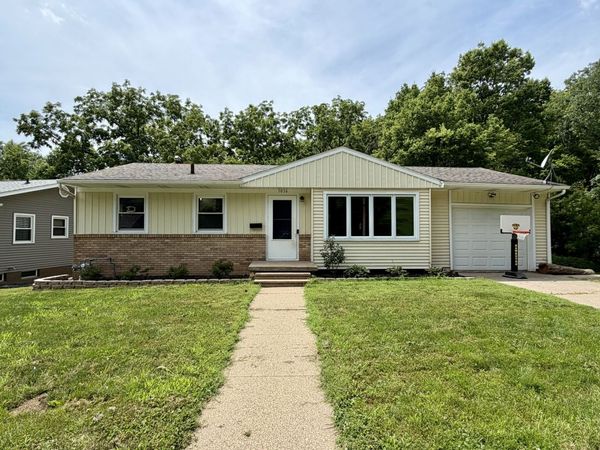 3036 Tower Road , Clinton, IA 52732