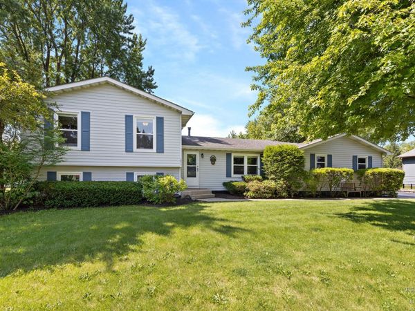 1911 May Drive , Johnsburg, IL 60051