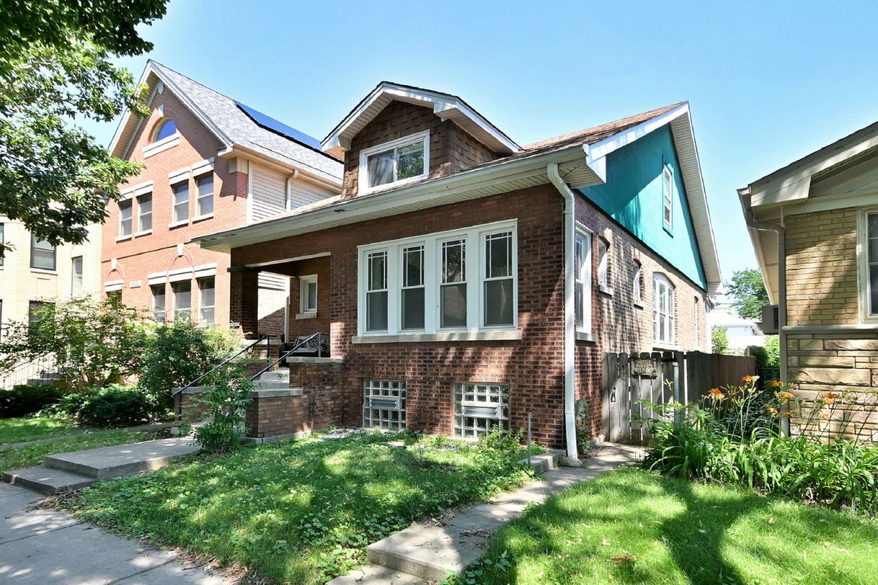 2630 W Carmen Avenue, Chicago, IL 60625 Main Photo