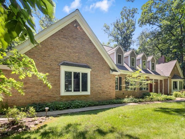 37W305 Crane Road , St. Charles, IL 60175