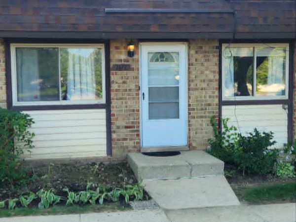 2678 Woodview Court , Unit 2678, Waukegan, IL 60087